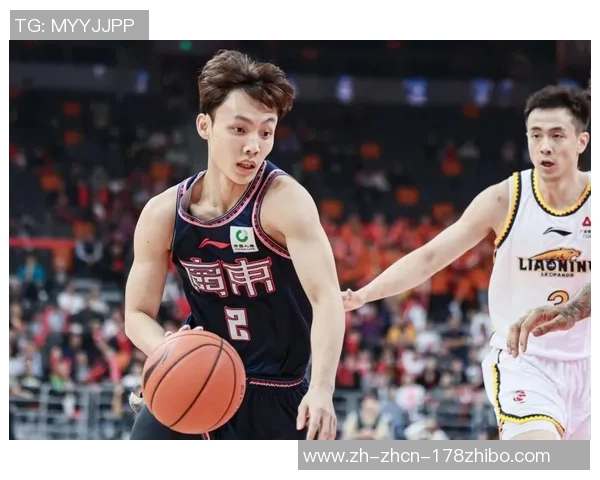 广东男篮对决上海莫兰德全力防守洛夫顿徐杰肩负重任悬念迭起引人关注 广东男篮对决上海莫兰德全力防守洛夫顿徐杰肩负重任悬念迭起引人关注